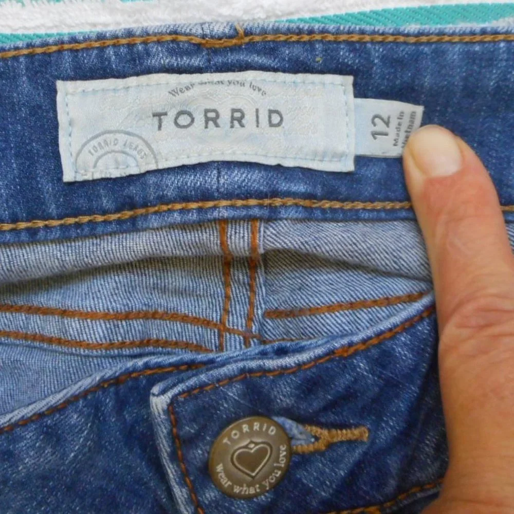 🌸SOLD🌸 TORRID JEANS Size 12 Boyfriend Denim - Picture 14 of 14
